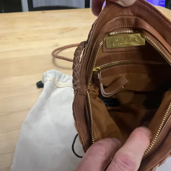 CLEOBELLA TAN WOVEN CROSSBODY NWT - Picture 4 of 8